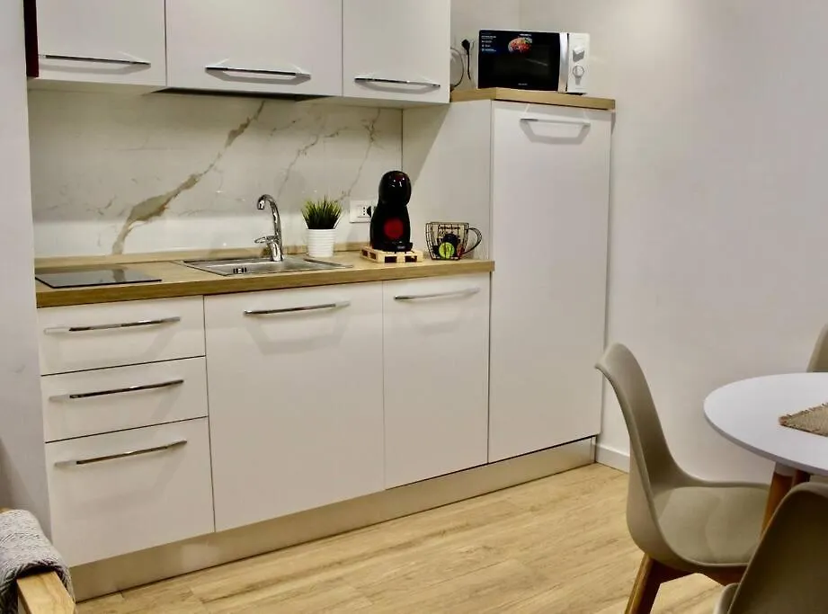 Bella Mbriana,1Mn Da Via Toledo Apartment Naples 0*,  Italy